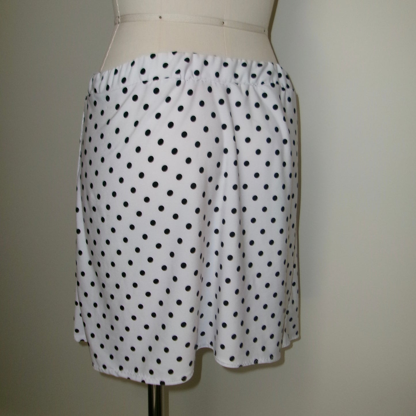 Low-Rise Polka Dot Midi Skirt