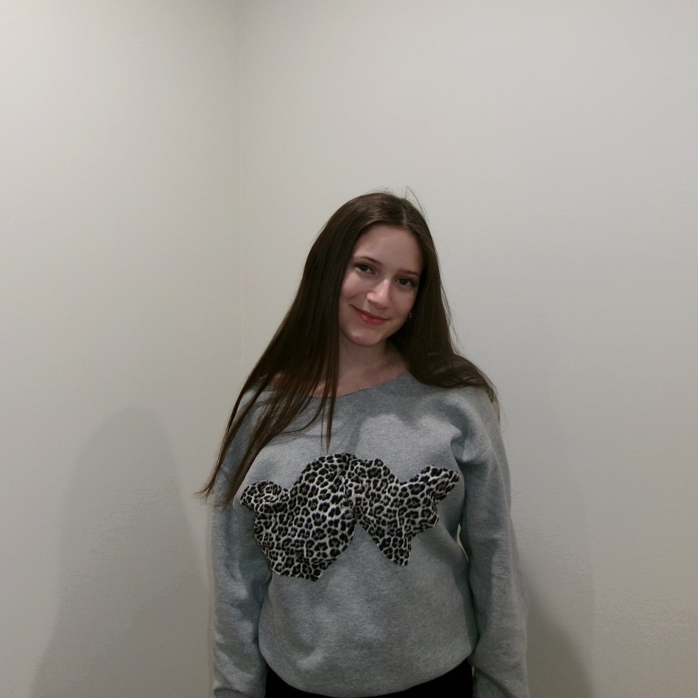 Chic & Cozy Leopard Print Sweatshirt In Grey